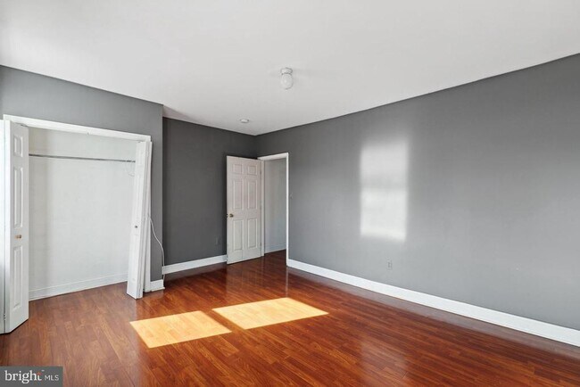 Building Photo - 301 W York St