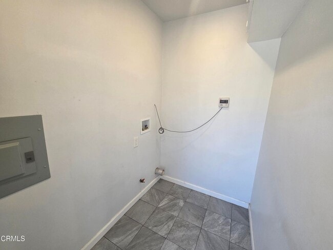 Building Photo - 10152 Haines Canyon Ave
