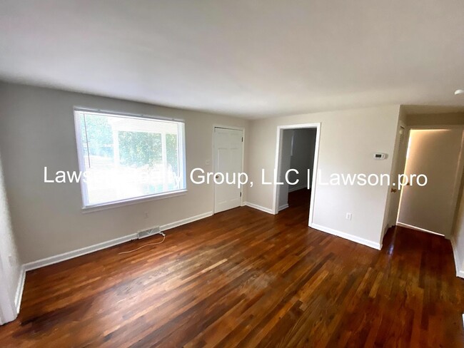 Building Photo - Cozy Three Bedroom Home in Salem with Shed