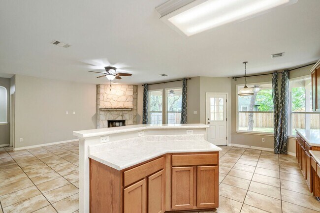 Building Photo - First time rental! Large home!