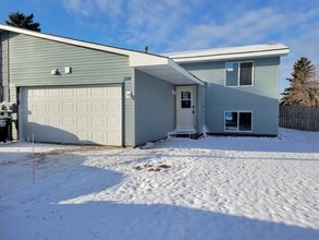 Building Photo - 11024 Swallow St NW