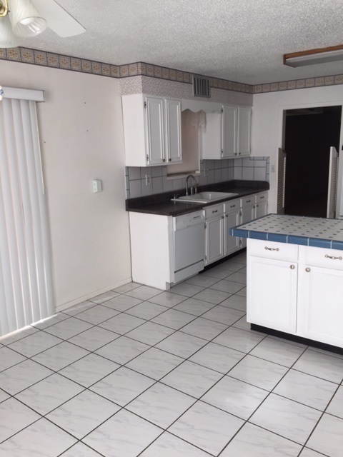 Building Photo - 2 Bed 2 Bath Home