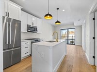 Building Photo - 4 Bed / 2 Bath in South Boston | In-Unit Laundry | 9/1