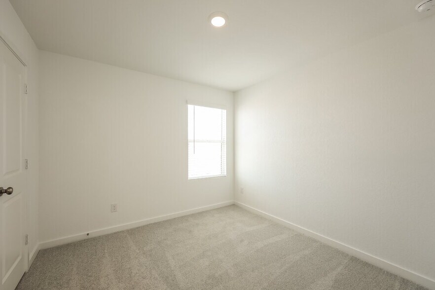 Building Photo - 530 Kayden Ct