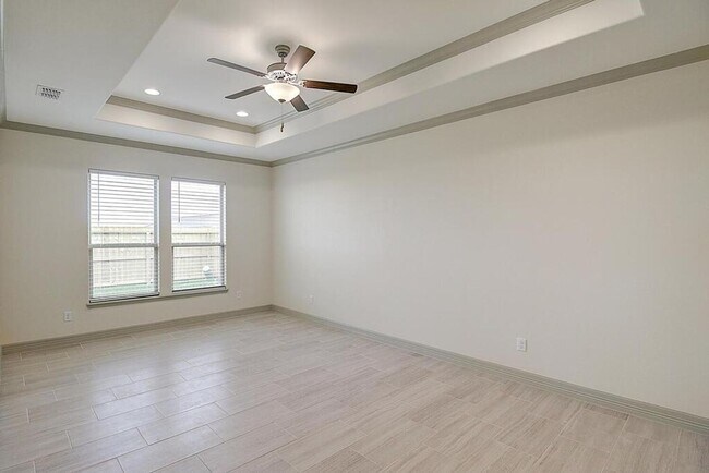 Building Photo - 2205 Crystal Bay Dr.