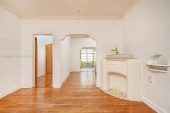 Building Photo - 830 Euclid Ave