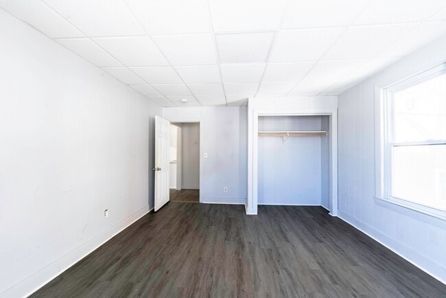 Building Photo - 30 Chestnut St