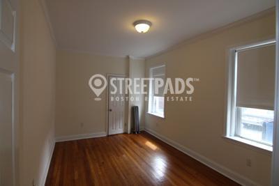 Building Photo - 1 bedroom in Brookline MA 02446