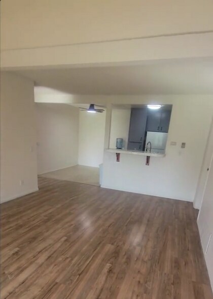 Living Room / Pass-thru Counter - 1300 Saratoga Ave