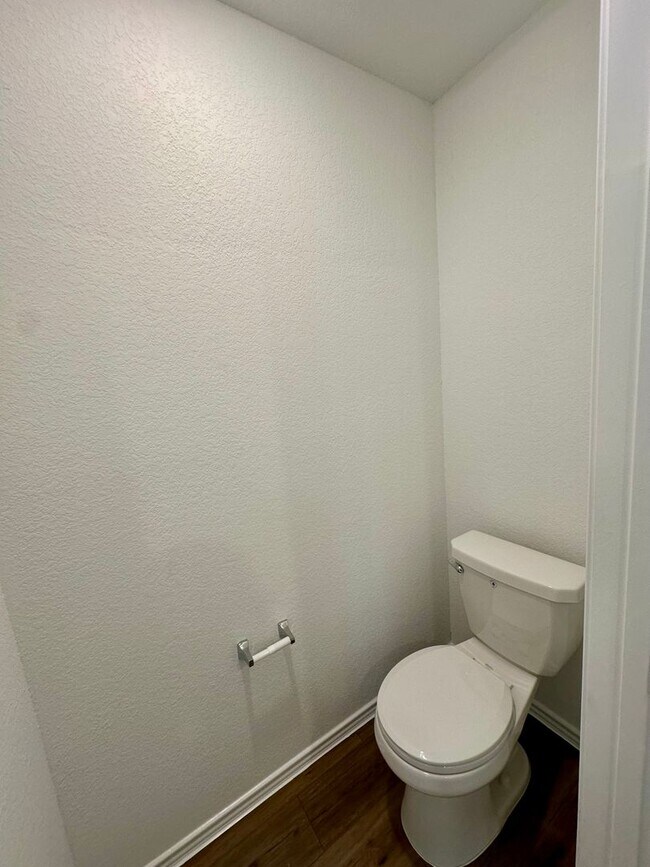 Building Photo - Beautiful Recently New Build Home in West ...