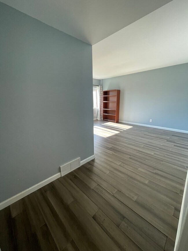 Building Photo - West Ann Arbor Condo: 2 Bed, 2 Bath with Indoor Pool & Patio