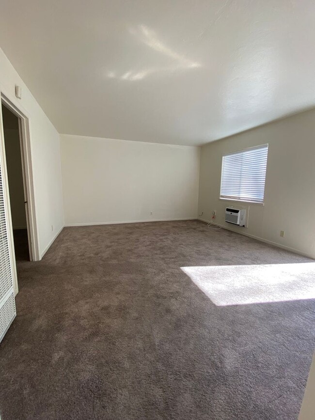 Building Photo - AVAILABLE NOW !!! NORTH VACAVILLE - E. MONTE VISTA AVE 1 bed/1 bath apartment! Private lot with l...