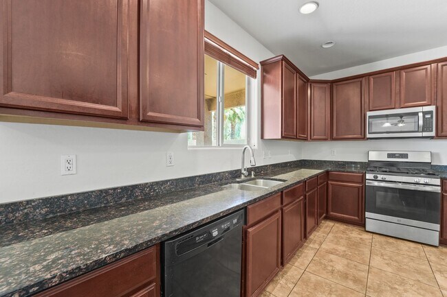 Building Photo - Live Large in Maricopa – Over 3,900 Sq Ft ...