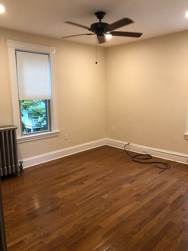 Building Photo - 72 Leicester St