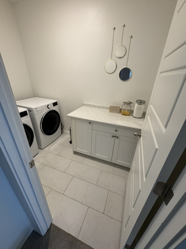 Huge laundry Room - 50 W Gentile St