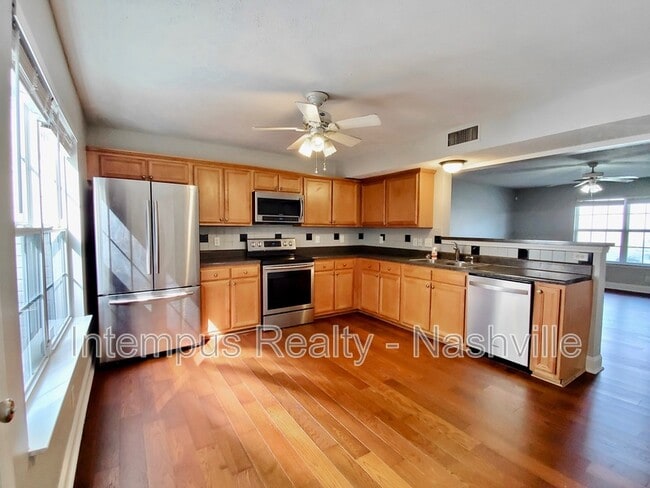 Building Photo - 325 Shoshone Pl