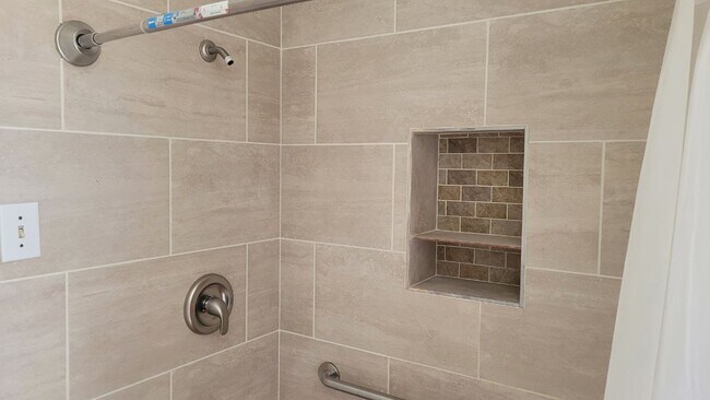 Building Photo - 1209 Look St