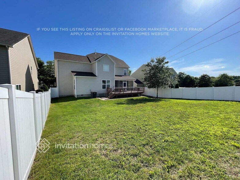 Building Photo - 13425 Pierre Reverdy Dr