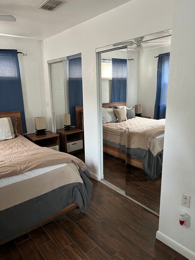 Building Photo - 2401 S Mellonville Ave