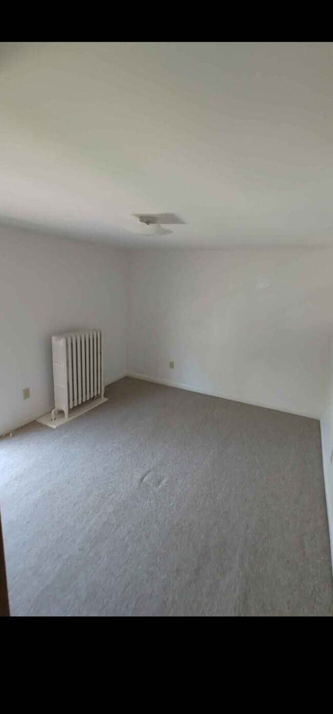 Building Photo - 46 Morton St