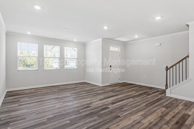 Building Photo - 1636 Singing Bird Trl