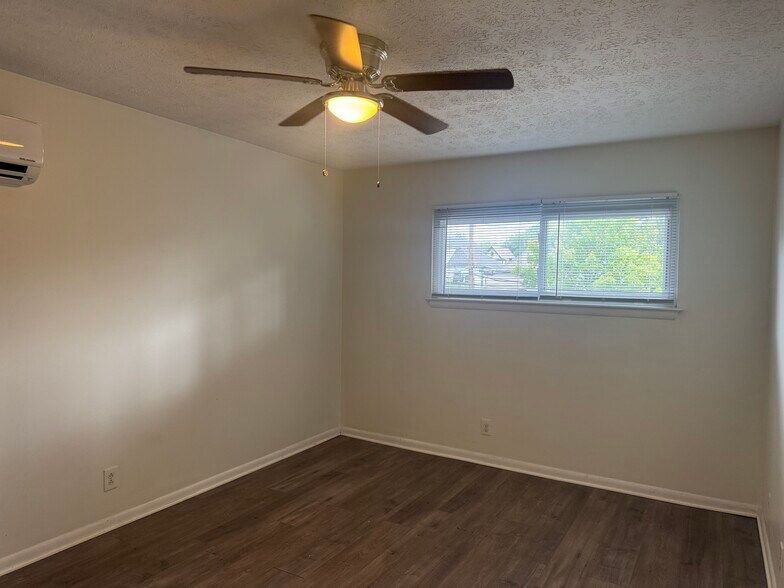 Building Photo - 1301 Cherokee Rd