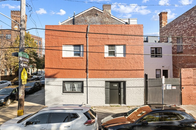 Building Photo - 116 Turner St