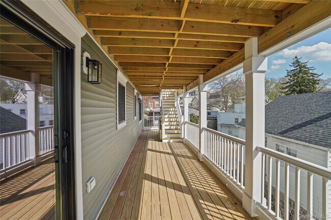 Building Photo - 80 Depeyster St