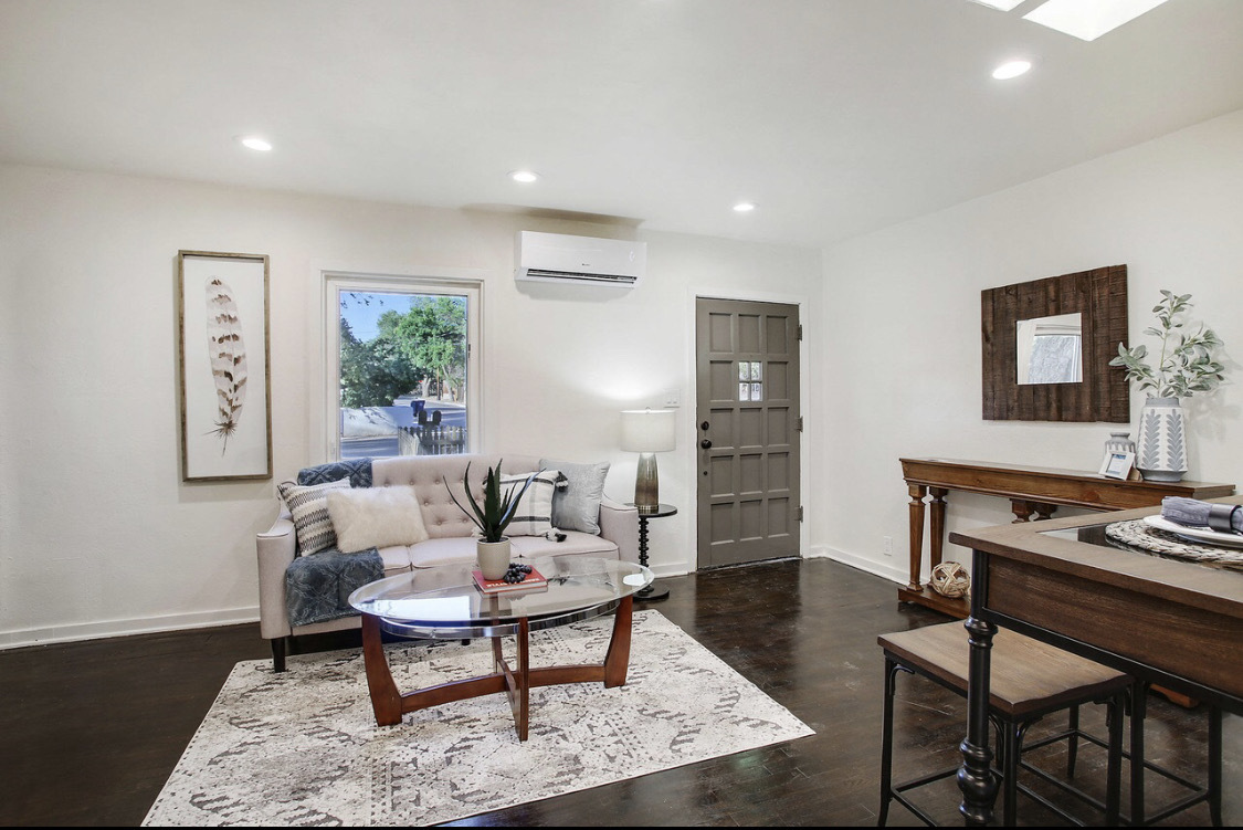 Building Photo - 512 Sandia St