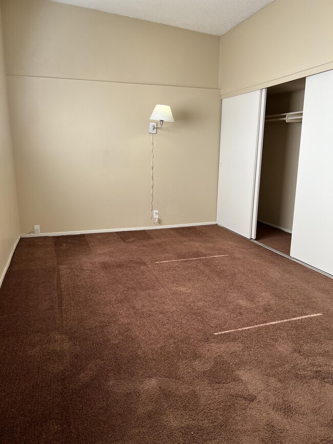 Building Photo - 1880 Caballero Way