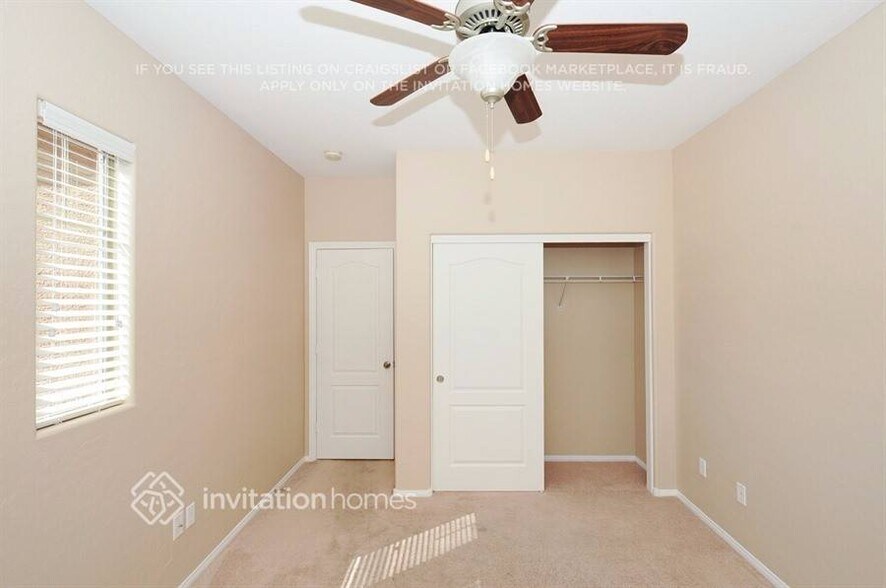 Building Photo - 687 Calamus Palm Pl