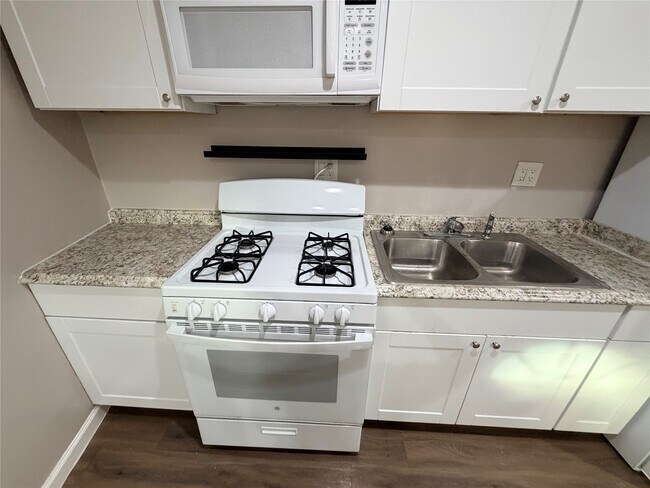 Building Photo - 13217 Player St