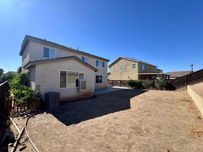Building Photo - MOVE IN SPECIAL!! Move in on or before Oct...