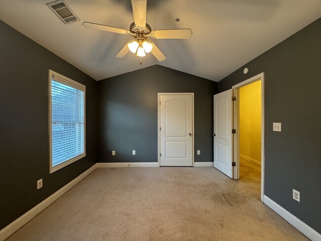 Building Photo - 409 Whitehall Rd