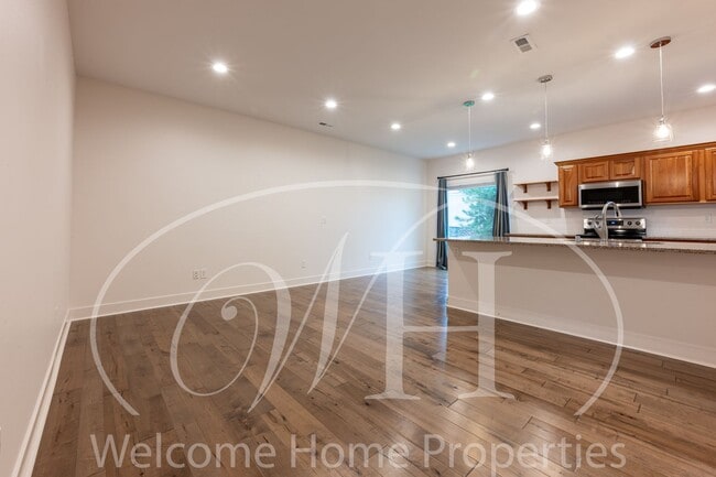 Building Photo - 22 NE Hadley Way