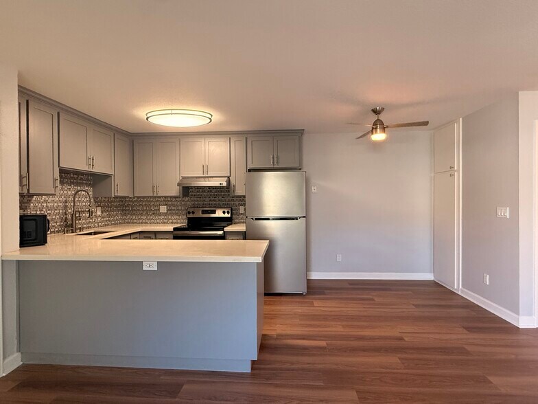 Building Photo - 755 14th Ave