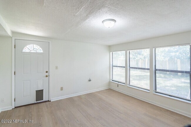 Building Photo - 1168 Nantucket Ave