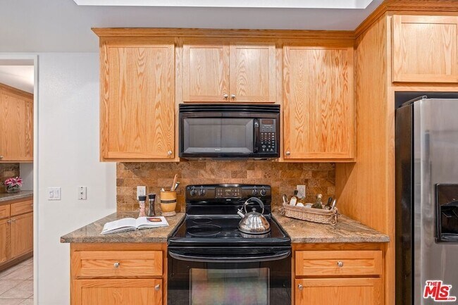 Building Photo - 306 Bora Way