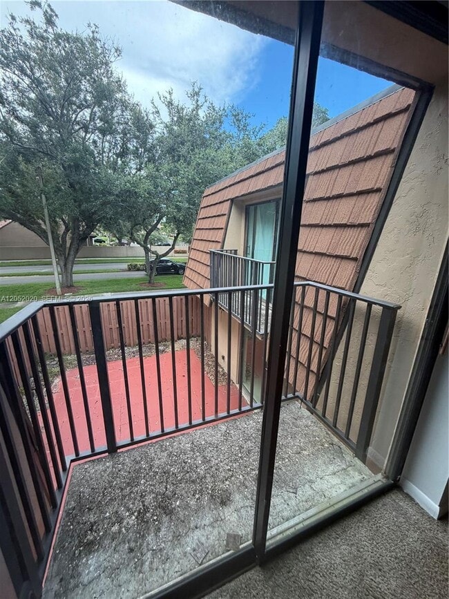 Building Photo - 2563 Camelot Ct