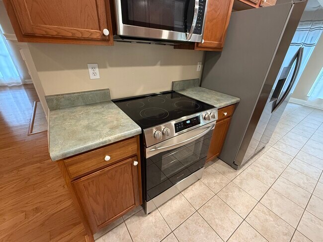 Building Photo - 8404 Lesley Marie Ln