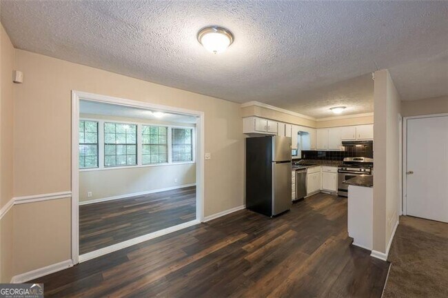 Building Photo - 3038 Courtney Dr