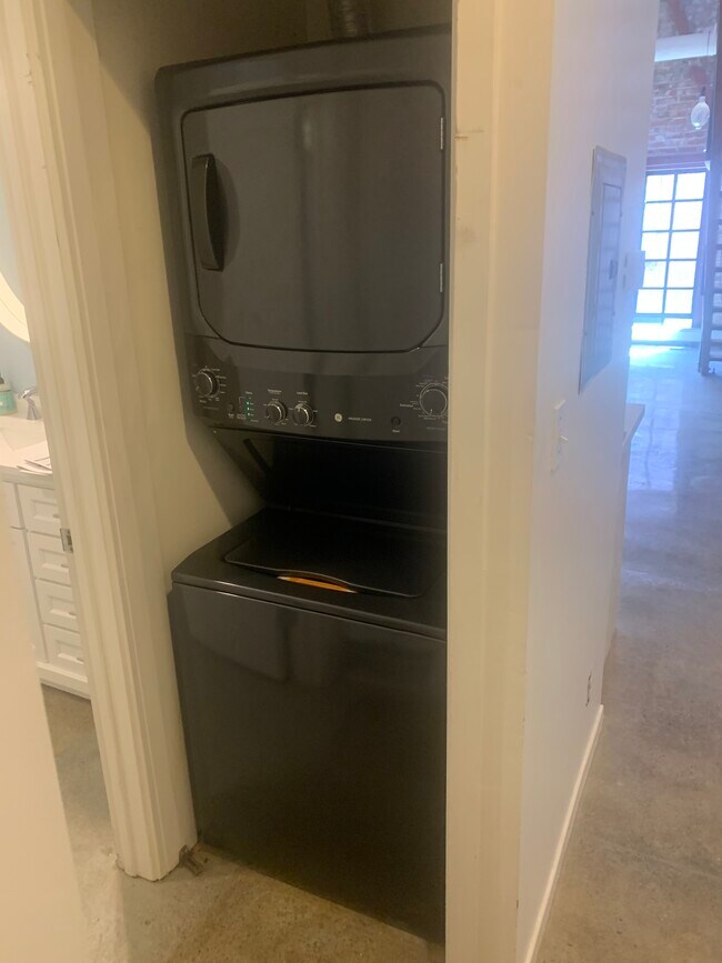 New washer and dryer - 1018 4th Ave