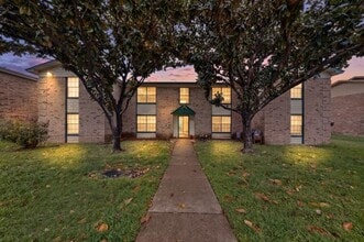 Building Photo - 8024 Cambridge Cir