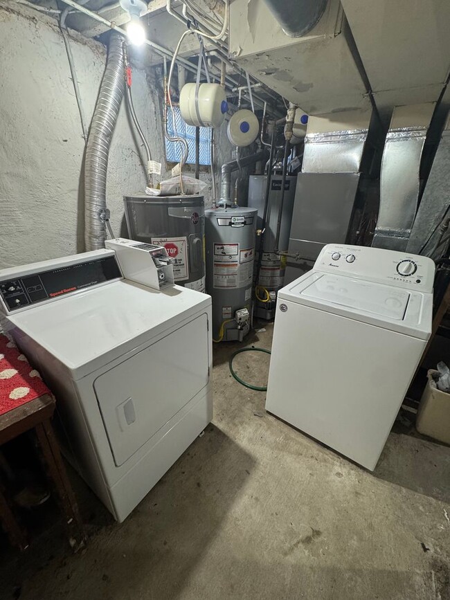 Building Photo - 409 North Ave