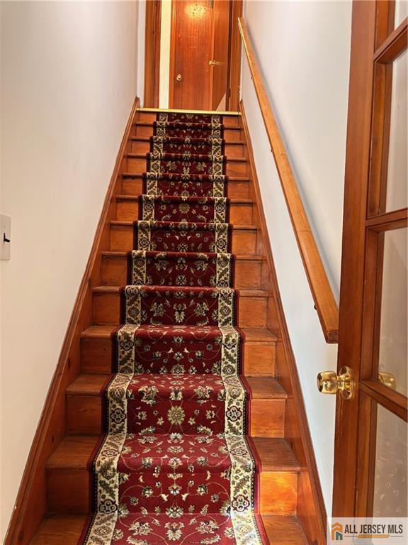 Building Photo - 18 Fountain St