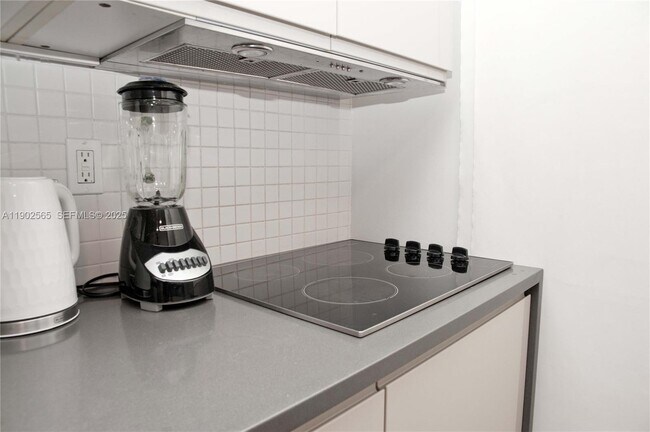 Building Photo - 1573 Pennsylvania Ave