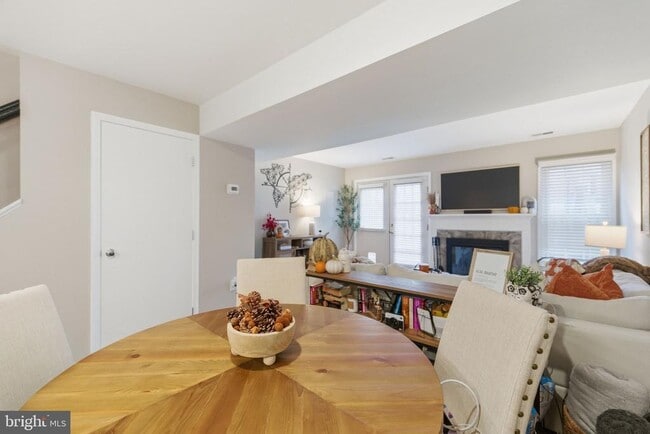 Building Photo - 2568 S Arlington Mill Dr