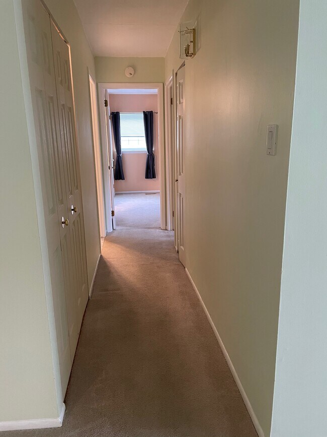 Building Photo - 140 Old Forge Xing