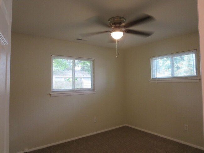 Building Photo - Aragona Village