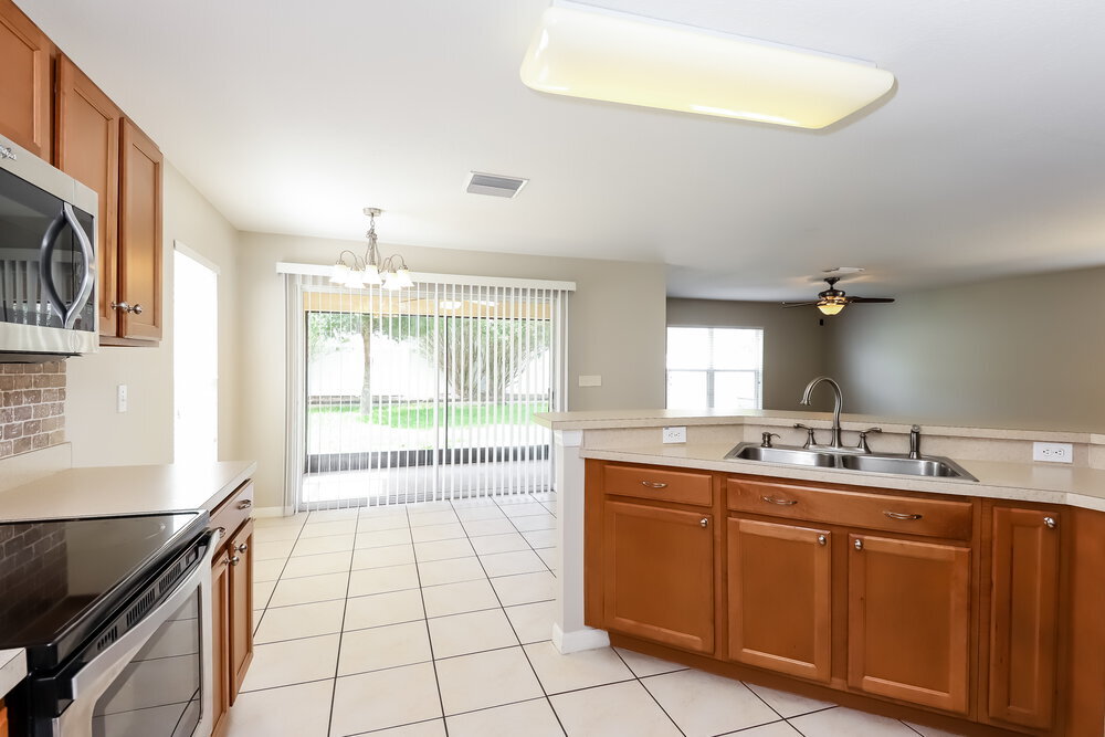 Building Photo - 10721 Shady Preserve Dr